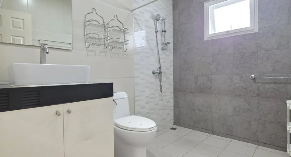 Haus zum Kauf mit 3 Zimmer in Bang Lamung, Chonburi