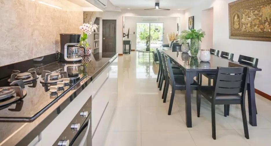 Villa en venta de 6 habitaciones en Bang Lamung, Chonburi