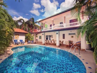 Villa en venta de 6 habitaciones en Bang Lamung, Chonburi