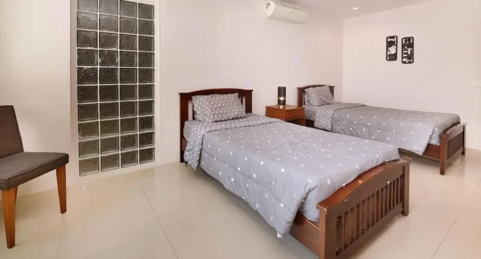 Villa en venta de 6 habitaciones en Bang Lamung, Chonburi