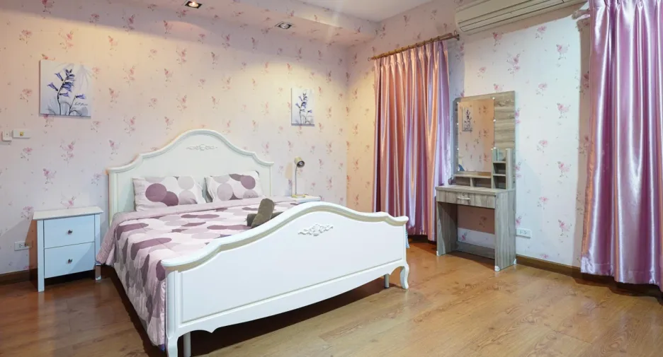 Villa zum Kauf mit 7 Zimmer in Bang Lamung, Chonburi