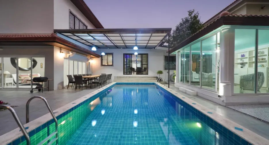 Villa zum Kauf mit 7 Zimmer in Bang Lamung, Chonburi
