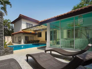 Villa zum Kauf mit 7 Zimmer in Bang Lamung, Chonburi