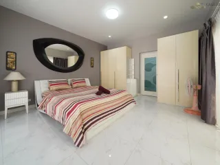 Villa zum Kauf mit 7 Zimmer in Bang Lamung, Chonburi