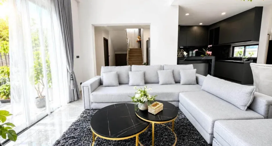 Villa zum Kauf mit 4 Zimmer in Bang Lamung, Chonburi