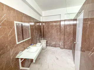 Local comercial en venta de 7 habitaciones en Mueang Nakhon Pathom, Nakhon Pathom