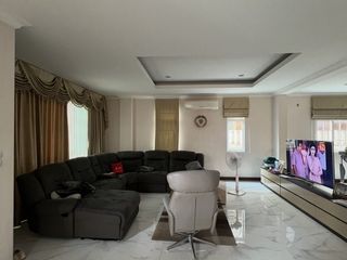 For sale 6 bedrooms house in Phasi Charoen, Bangkok