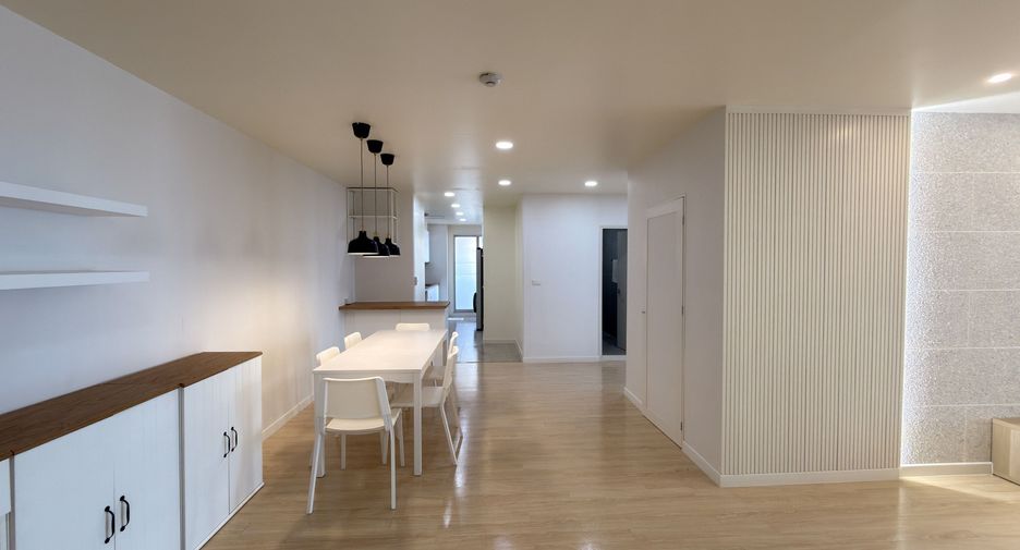 ขาย 2 ห้องนอน คอนโด ใน บางนา, กรุงเทพฯ