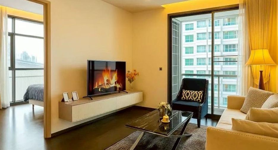For sale 1 bed condo in Khlong Toei, Bangkok