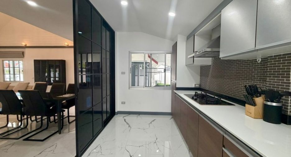 Haus zum Kauf mit 3 Zimmer in Bang Lamung, Chonburi