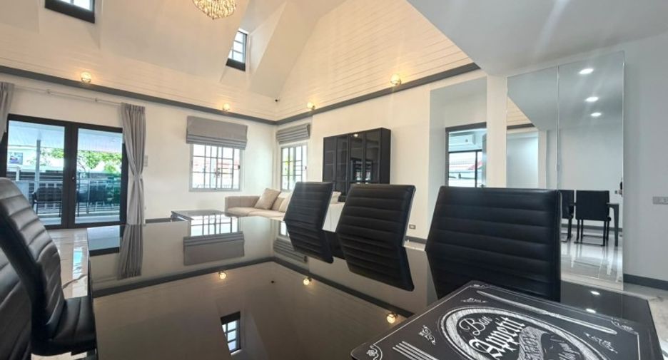 Haus zum Kauf mit 3 Zimmer in Bang Lamung, Chonburi