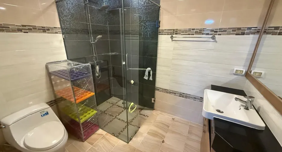 Condo en alquiler de 2 habitaciones en Mueang Chiang Mai, Chiang Mai