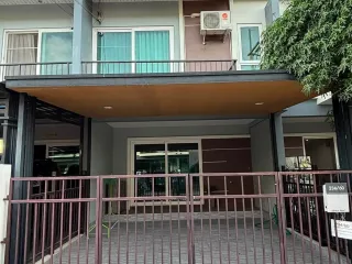 Reihenhaus zur Miete mit 3 Zimmer in Bang Lamung, Chonburi