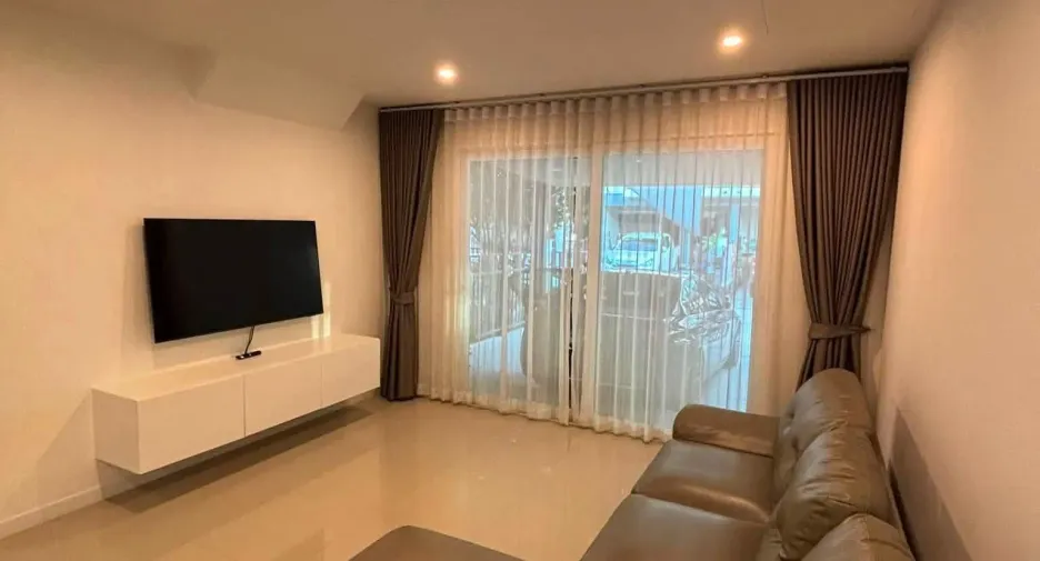 Reihenhaus zur Miete mit 3 Zimmer in Bang Lamung, Chonburi