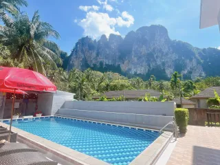 À vendre 10 chambres hôtel à Mueang Krabi, Krabi
