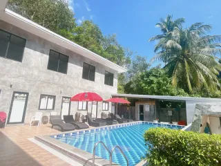 À vendre 10 chambres hôtel à Mueang Krabi, Krabi