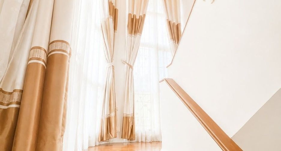 Casa adosada en venta de 4 habitaciones en Min Buri, Bangkok