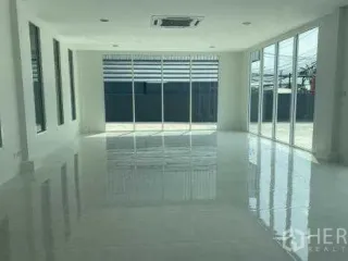 For rent warehouse in Prawet, Bangkok