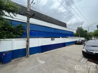 À louer entrepôt à Phra Khanong, Bangkok