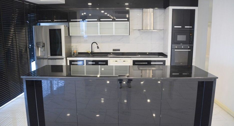 Wohnung zum Kauf mit 3 Zimmer in Watthana, Bangkok
