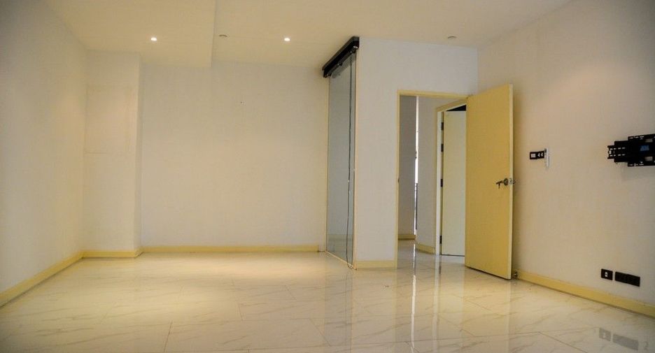 Wohnung zum Kauf mit 3 Zimmer in Watthana, Bangkok