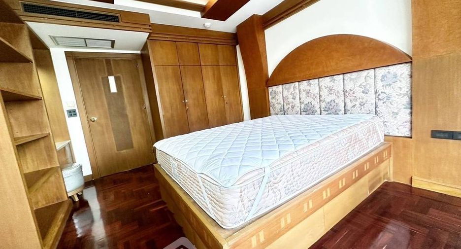 For rent and for sale 4 bedrooms condo in Khlong Toei, Bangkok