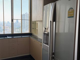 For rent 3 bedrooms condo in Bang Rak, Bangkok