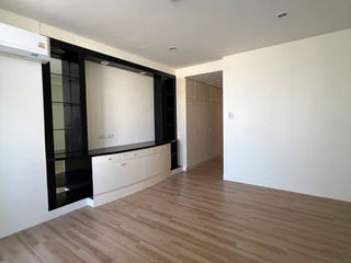 For rent 3 bedrooms condo in Bang Rak, Bangkok