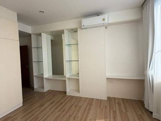 For rent 3 bedrooms condo in Bang Rak, Bangkok