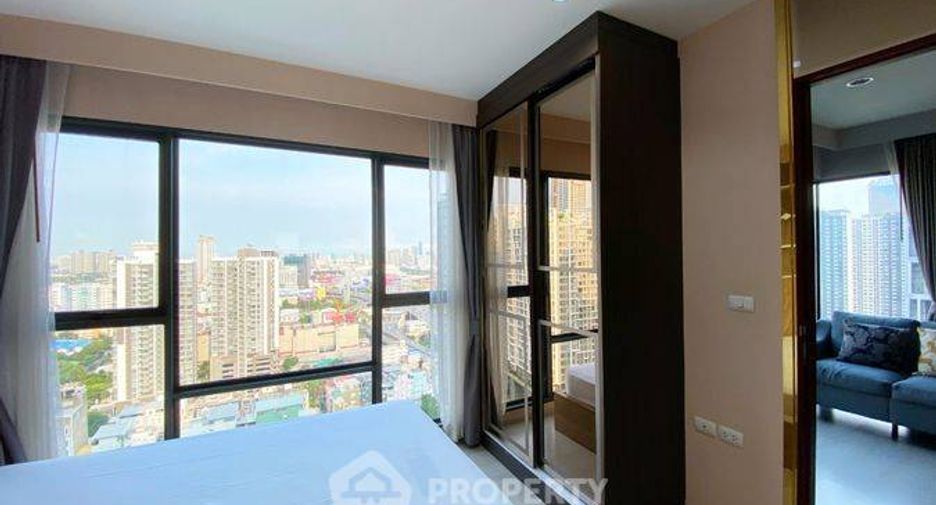 For rent 2 bedrooms condo in Huai Khwang, Bangkok