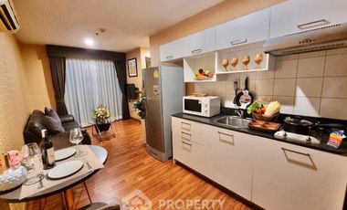 For rent 2 bedrooms condo in Din Daeng, Bangkok