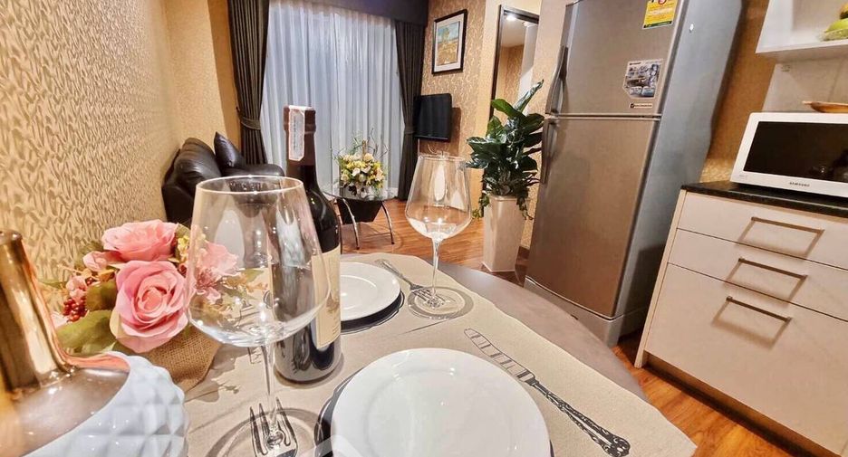 For rent 2 bedrooms condo in Din Daeng, Bangkok