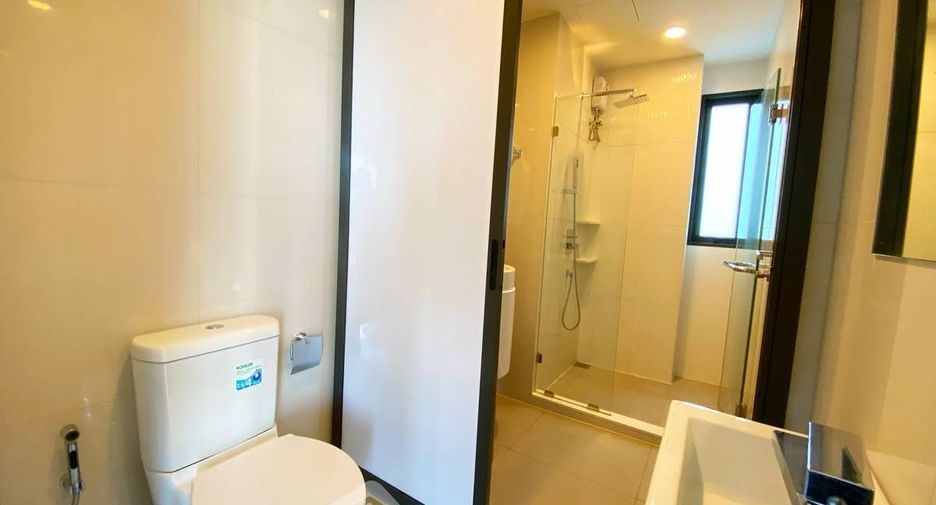 For rent 2 bedrooms condo in Huai Khwang, Bangkok