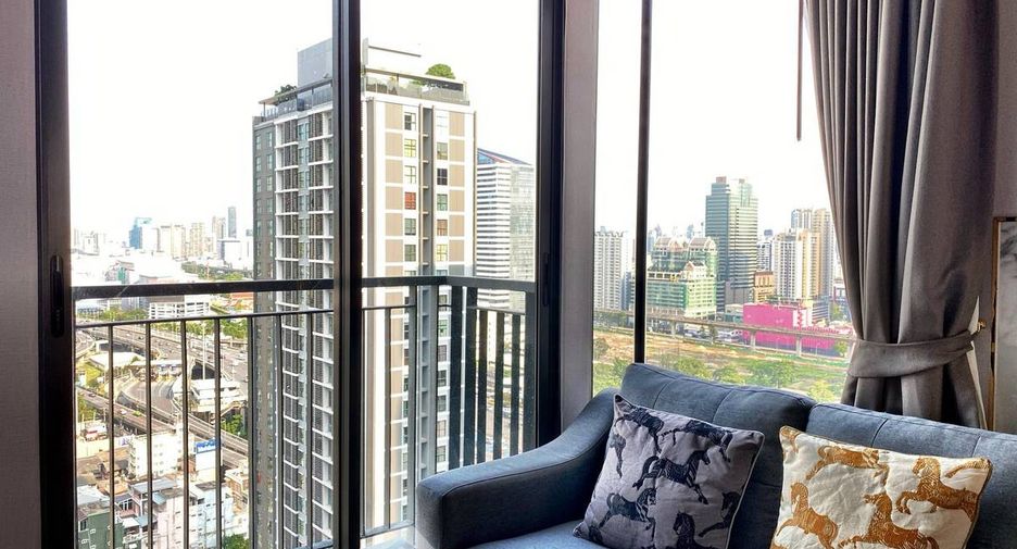 For rent 2 bedrooms condo in Huai Khwang, Bangkok