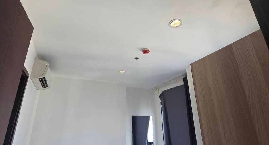 For rent 2 bedrooms condo in Huai Khwang, Bangkok
