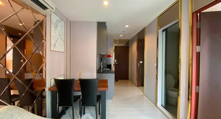 For rent 2 bedrooms condo in Huai Khwang, Bangkok