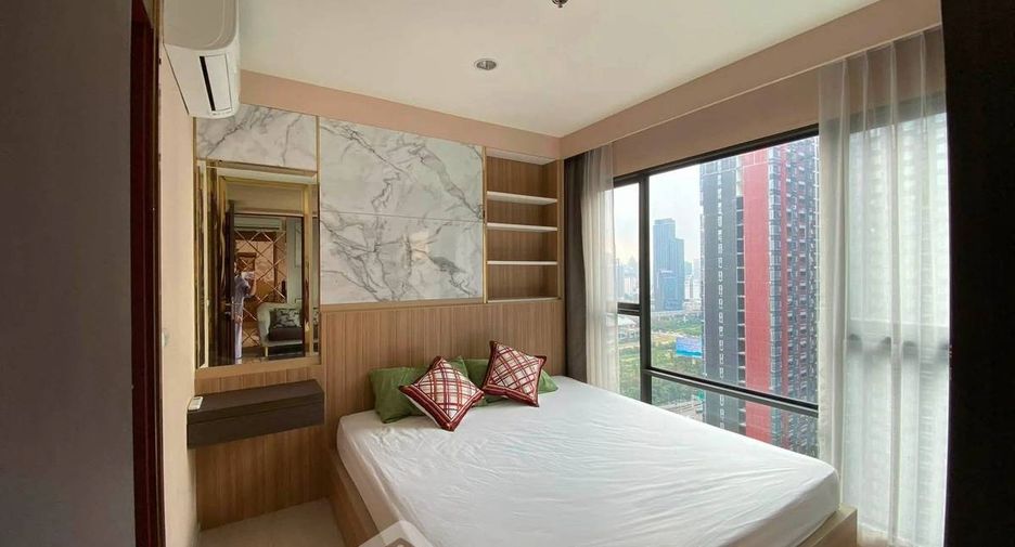 For rent 2 bedrooms condo in Huai Khwang, Bangkok