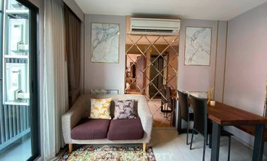 For rent 2 bedrooms condo in Huai Khwang, Bangkok