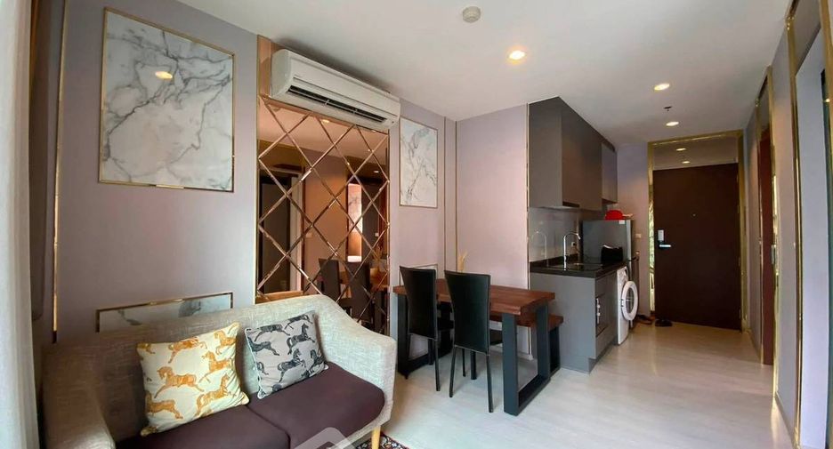 For rent 2 bedrooms condo in Huai Khwang, Bangkok