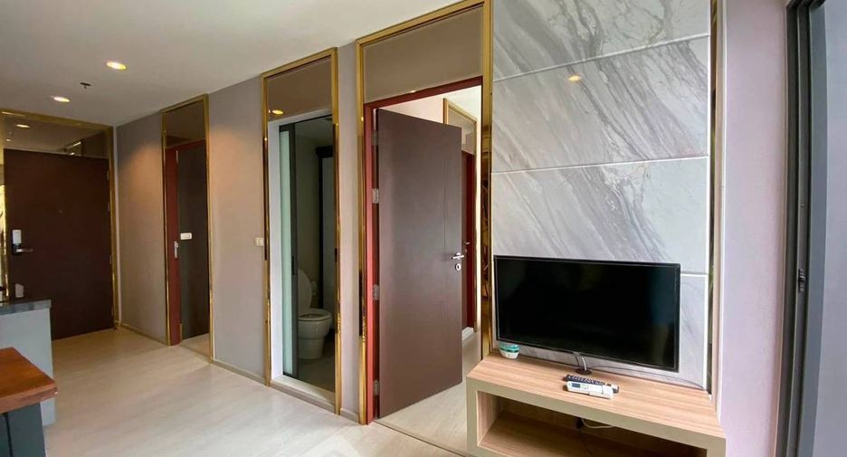 For rent 2 bedrooms condo in Huai Khwang, Bangkok