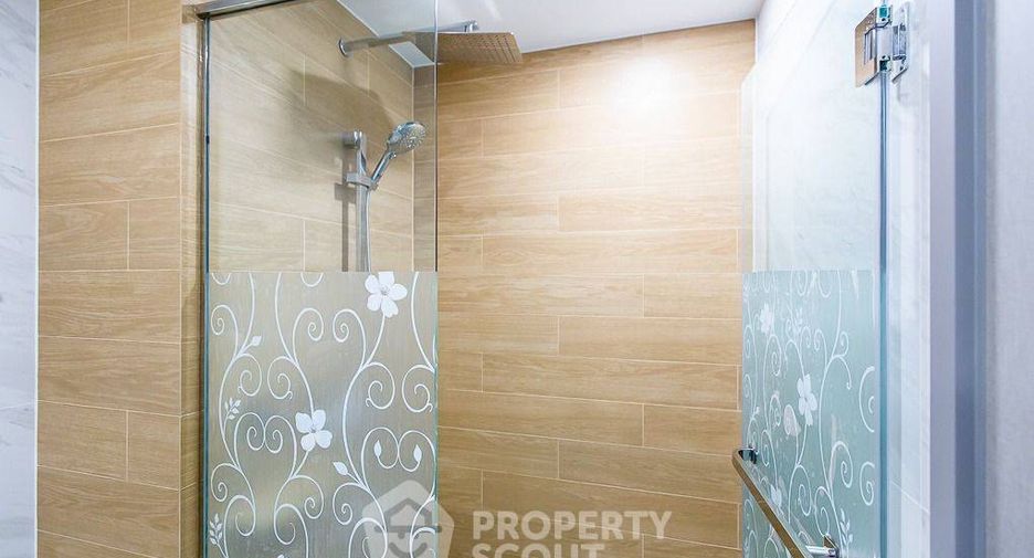 For rent and for sale 2 bedrooms condo in Watthana, Bangkok