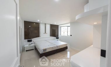 For sale 3 bedrooms condo in Khlong Toei, Bangkok