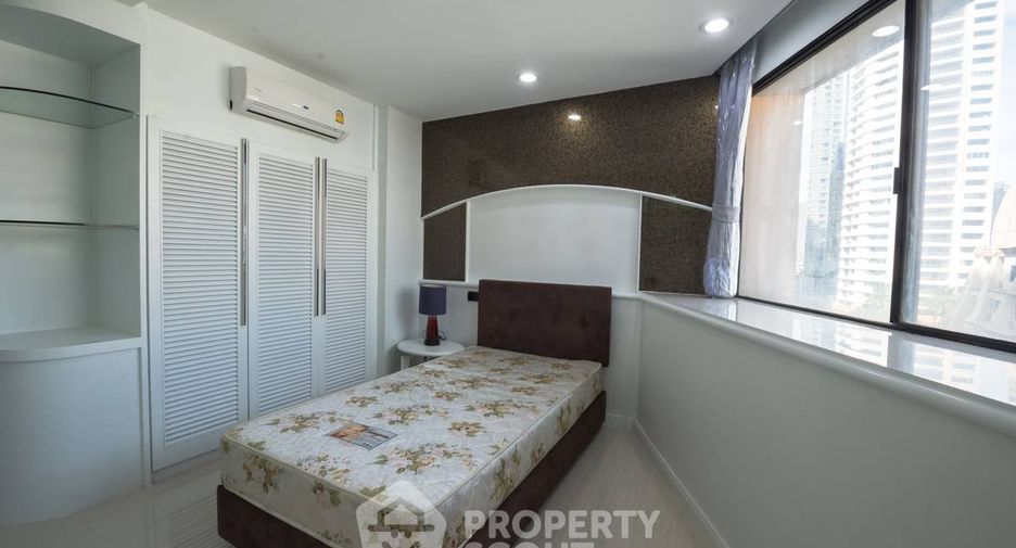 For sale 3 bedrooms condo in Khlong Toei, Bangkok