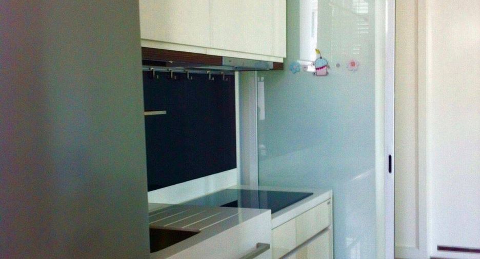 For sale 2 ベッドルーム condo in Phra Khanong, Bangkok
