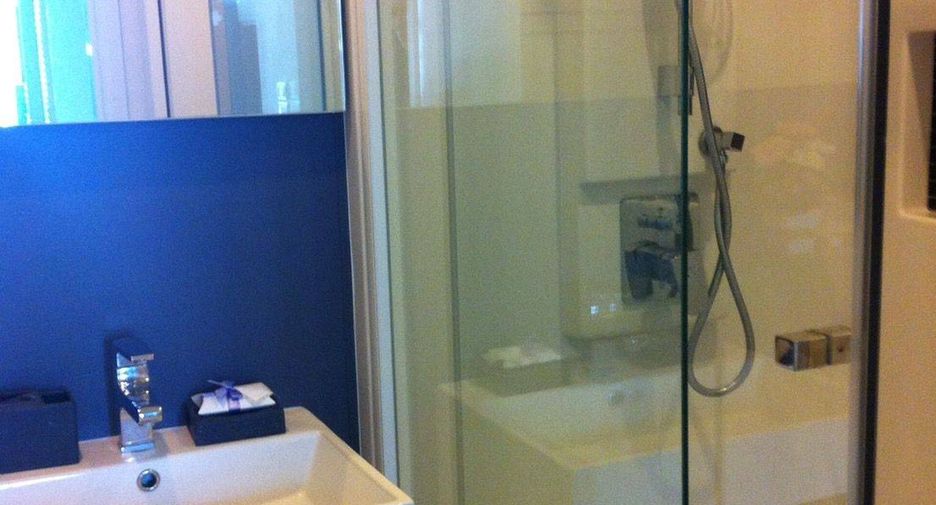 For sale 2 ベッドルーム condo in Phra Khanong, Bangkok
