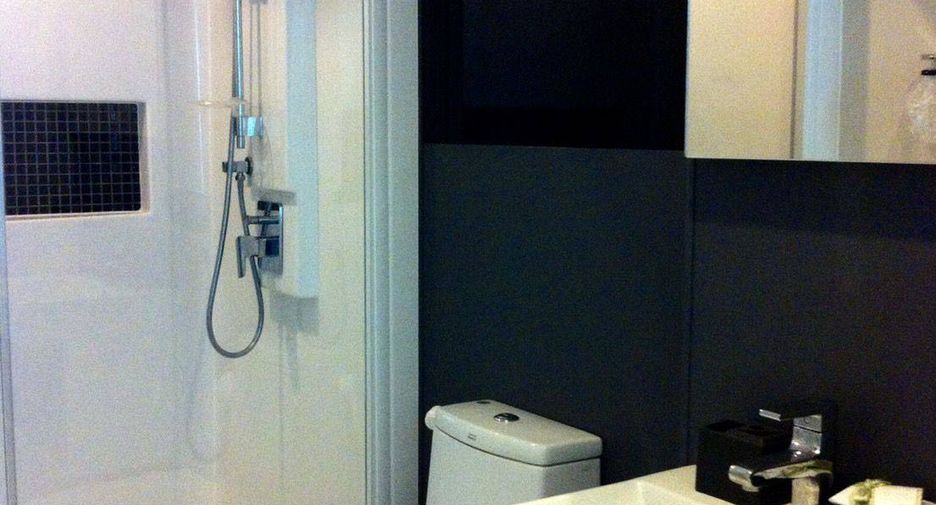 For sale 2 ベッドルーム condo in Phra Khanong, Bangkok