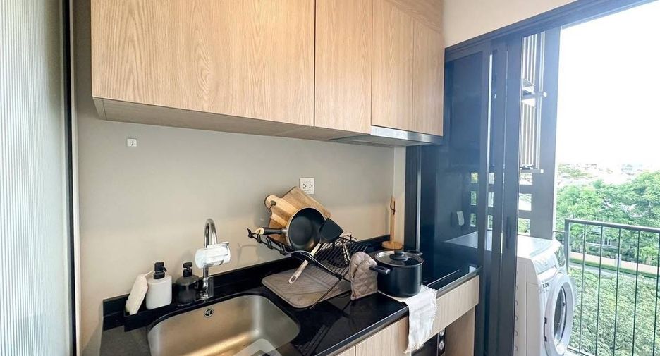 For sale 1 bed condo in Phra Khanong, Bangkok