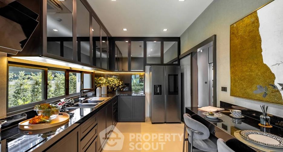 Casa en venta de 4 habitaciones en Bang Khae, Bangkok