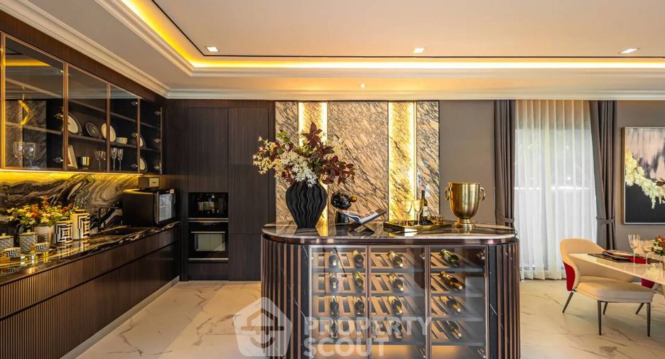 Casa en venta de 4 habitaciones en Bang Khae, Bangkok