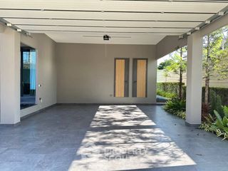 Villa zum Kauf mit 5 Zimmer in Bang Lamung, Chonburi